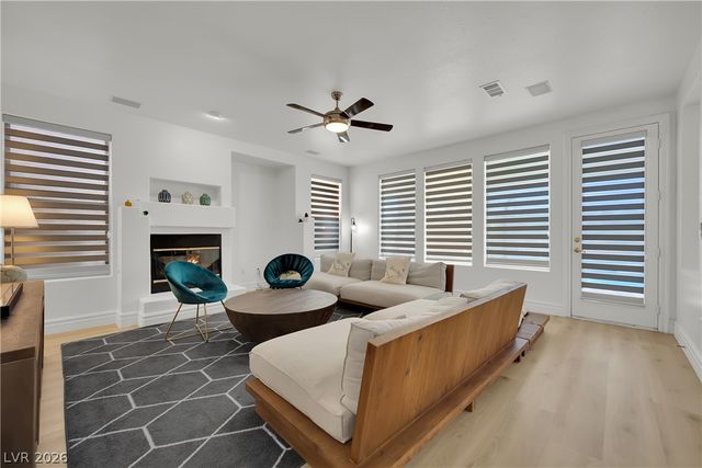 49 Chateau Whistler Court, Las Vegas, NV 89148