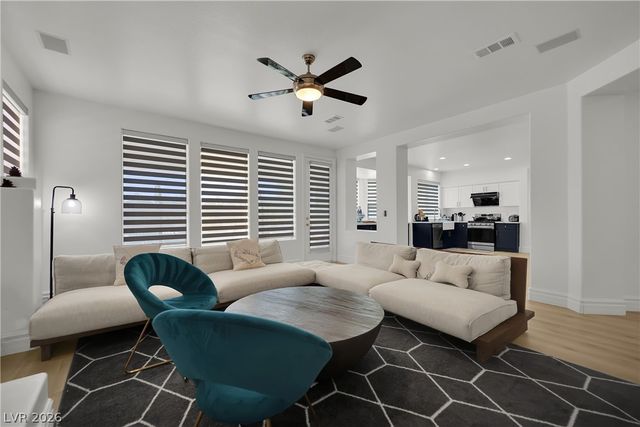49 Chateau Whistler Court, Las Vegas, NV 89148