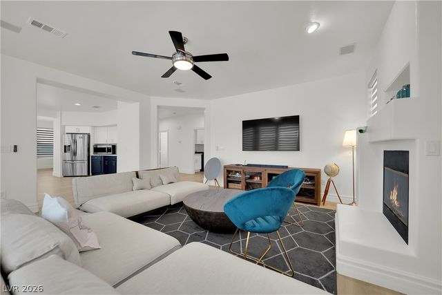 49 Chateau Whistler Court, Las Vegas, NV 89148