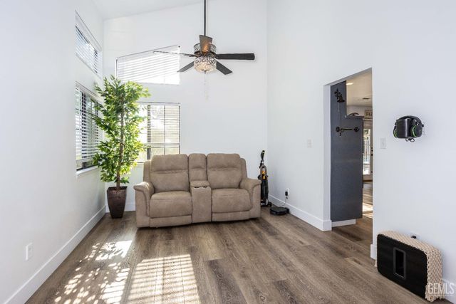 7001 Aztec Way, Bakersfield, CA 93308