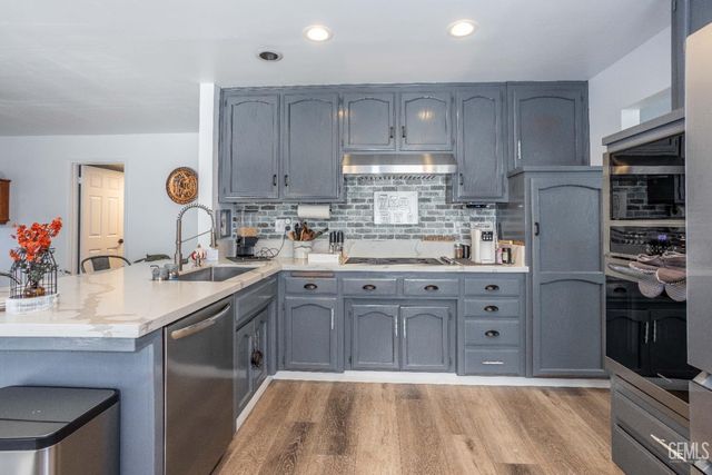 7001 Aztec Way, Bakersfield, CA 93308