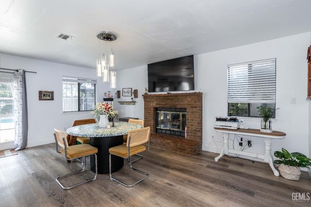 7001 Aztec Way, Bakersfield, CA 93308