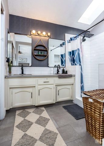 7001 Aztec Way, Bakersfield, CA 93308