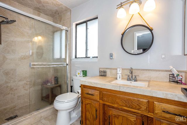 7001 Aztec Way, Bakersfield, CA 93308