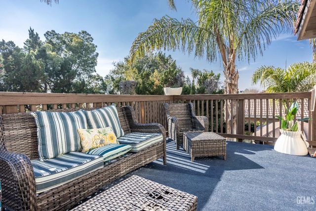 7001 Aztec Way, Bakersfield, CA 93308