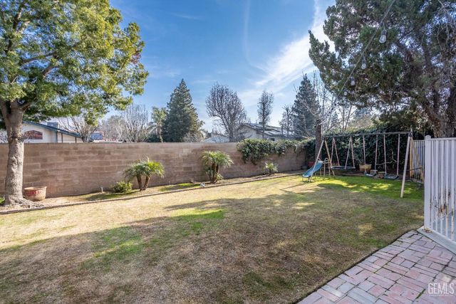 7001 Aztec Way, Bakersfield, CA 93308