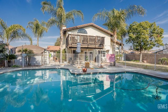 7001 Aztec Way, Bakersfield, CA 93308