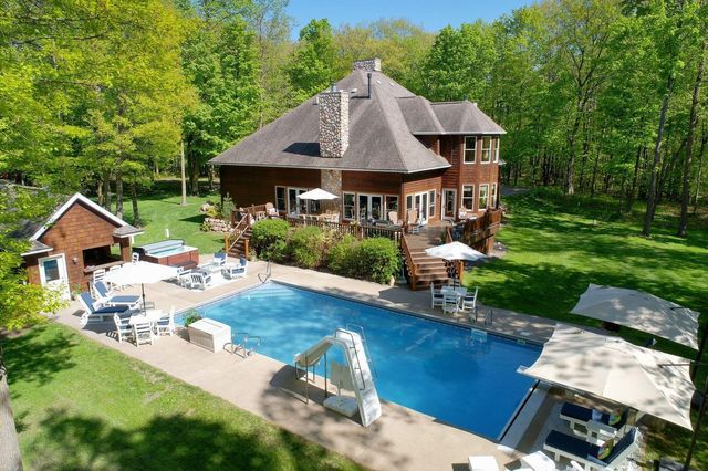 260 Round Lake Drive, Shell Lake, WI 54871