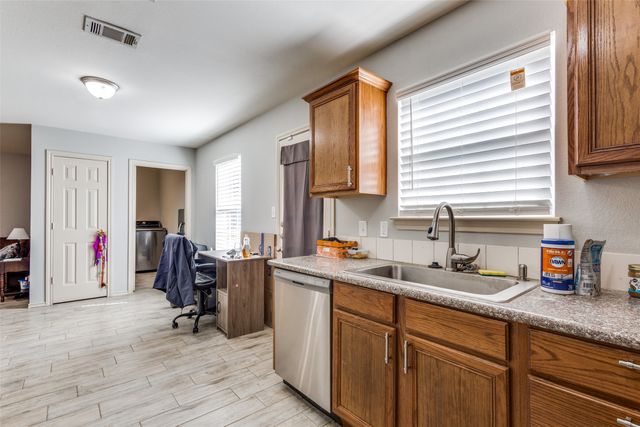 1101 E College Street, Princeton, TX 75407