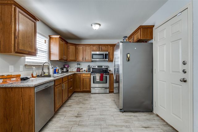 1101 E College Street, Princeton, TX 75407
