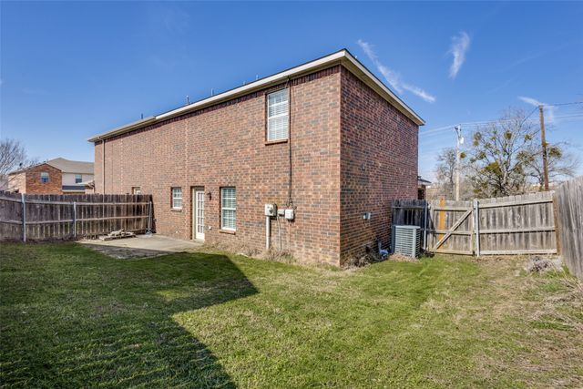 1101 E College Street, Princeton, TX 75407