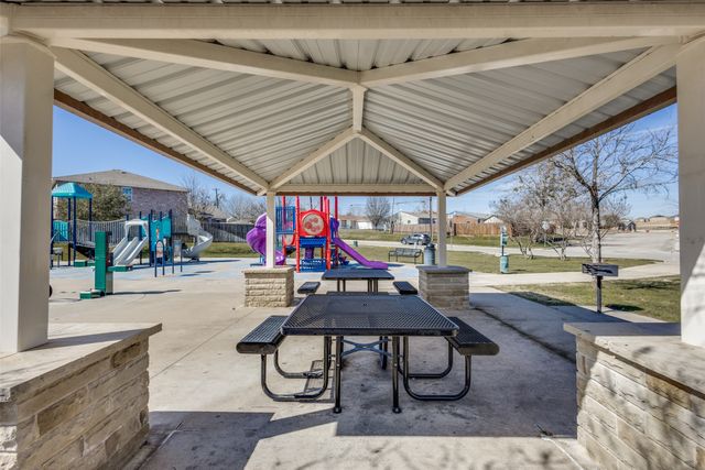1101 E College Street, Princeton, TX 75407