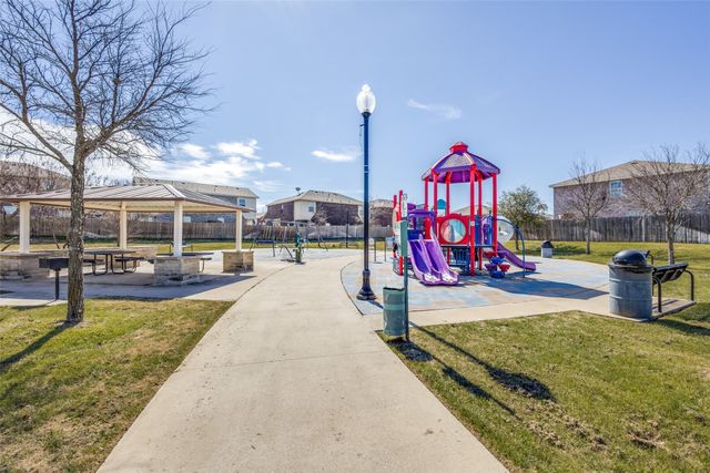 1101 E College Street, Princeton, TX 75407