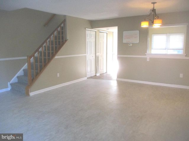 21 VAN HORN PL, Holland, PA 18966