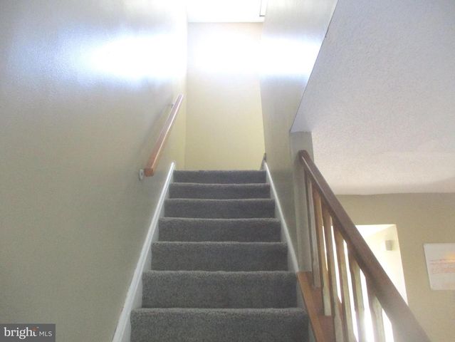 21 VAN HORN PL, Holland, PA 18966