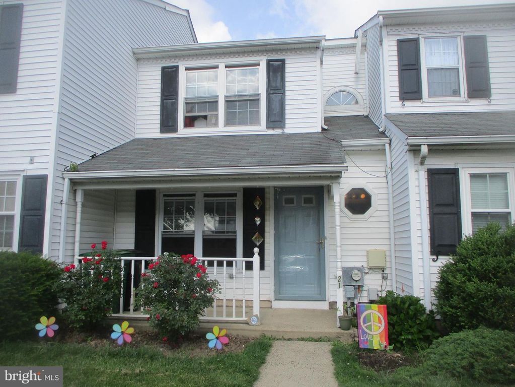 21 VAN HORN PL, Holland, PA 18966