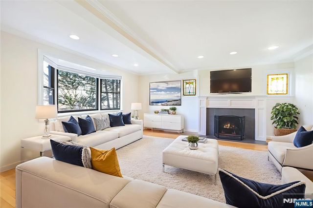 843 Belle Avenue, Teaneck, NJ 07666