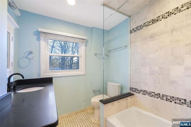 843 Belle Avenue, Teaneck, NJ 07666