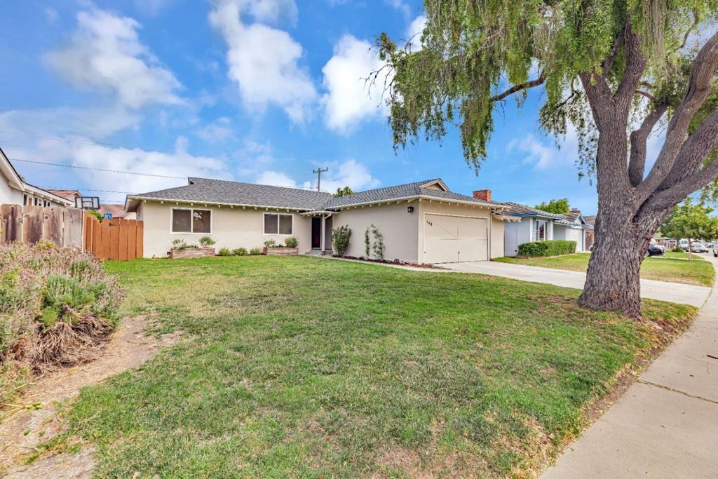 148 Del Mar Drive, Salinas, CA 93901