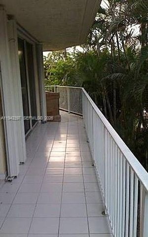 16531 NE 35th Ave 201, North Miami Beach, FL 33160