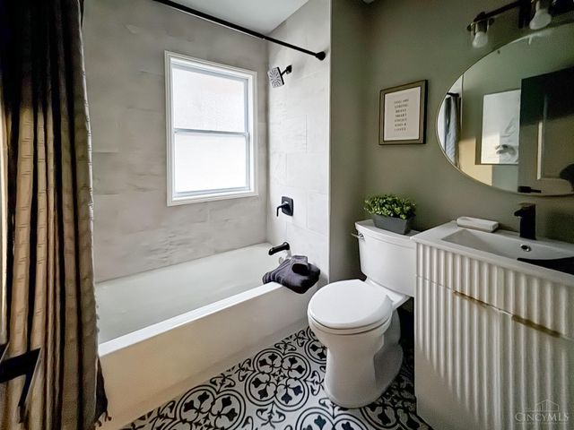 3472 Woodburn Avenue, Cincinnati, OH 45207