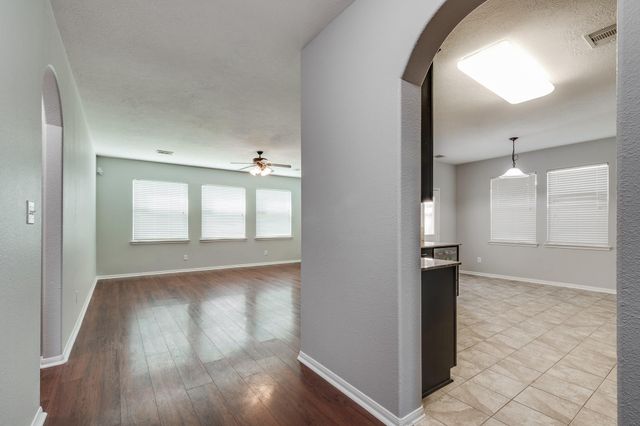 10022 Lynnwood Drive, Baytown, TX 77521