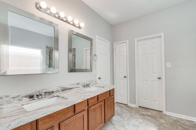 10022 Lynnwood Drive, Baytown, TX 77521