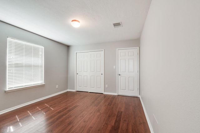 10022 Lynnwood Drive, Baytown, TX 77521