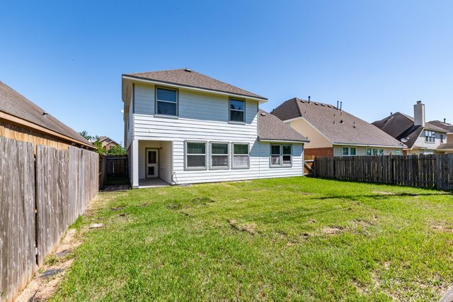 10022 Lynnwood Drive, Baytown, TX 77521