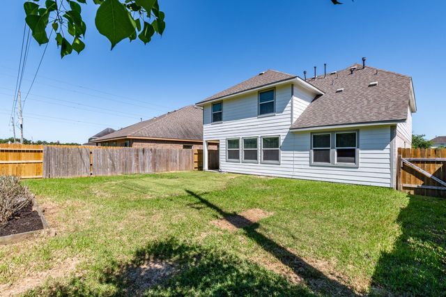 10022 Lynnwood Drive, Baytown, TX 77521