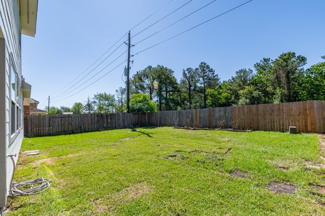 10022 Lynnwood Drive, Baytown, TX 77521