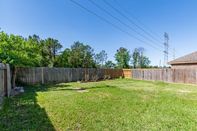 10022 Lynnwood Drive, Baytown, TX 77521