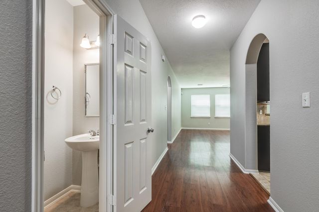 10022 Lynnwood Drive, Baytown, TX 77521