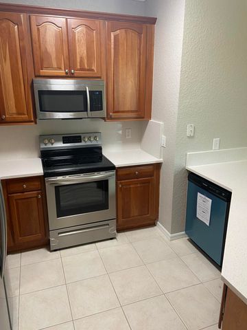 152 Village Boulevard H, Tequesta, FL 33469