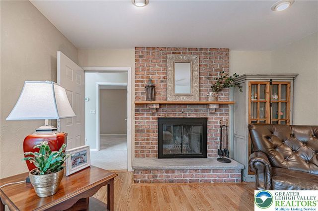 4542 Springfield Drive, Coplay Boro, PA 18037
