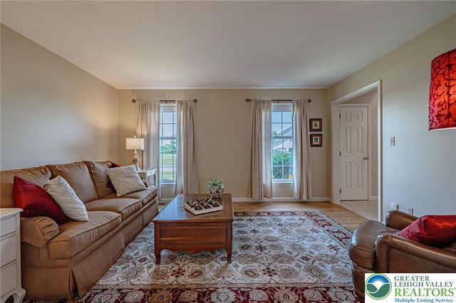 4542 Springfield Drive, Coplay Boro, PA 18037