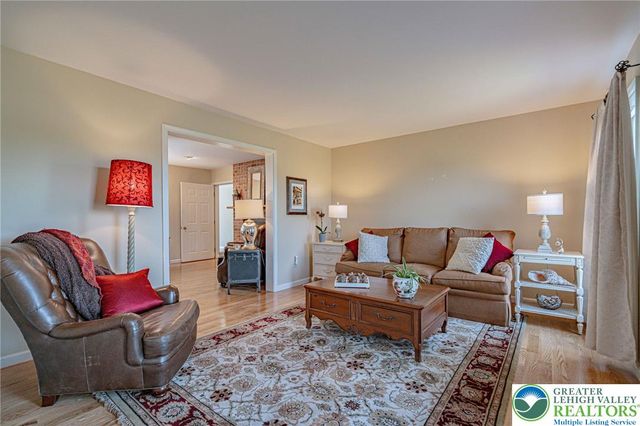 4542 Springfield Drive, Coplay Boro, PA 18037