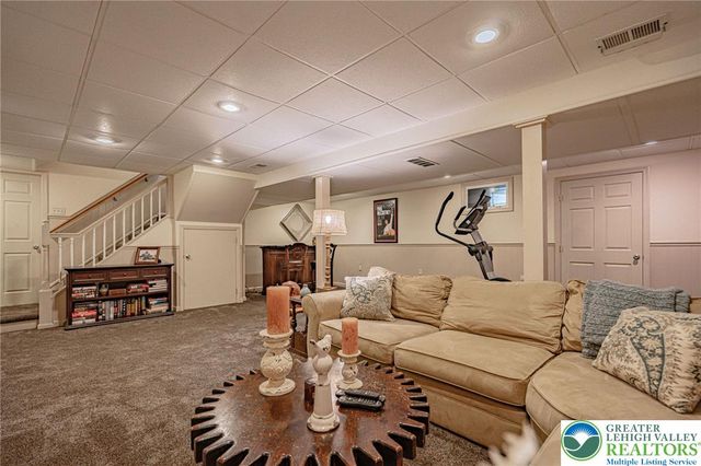 4542 Springfield Drive, Coplay Boro, PA 18037