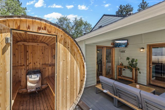 2807 NE Lotno Drive, Bend, OR 97701