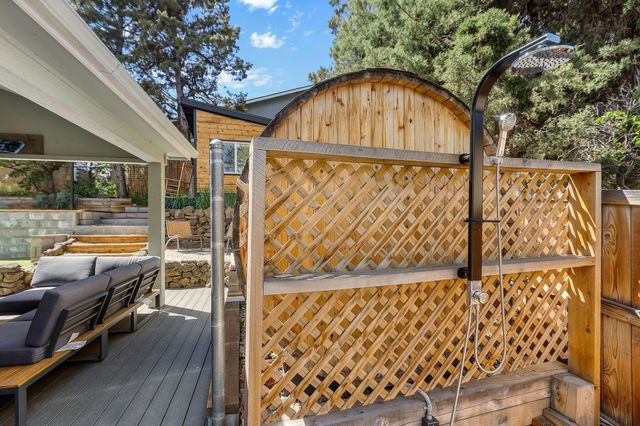 2807 NE Lotno Drive, Bend, OR 97701