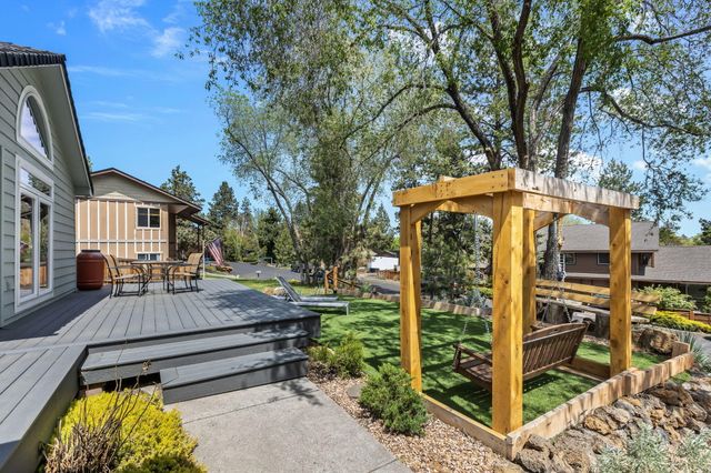 2807 NE Lotno Drive, Bend, OR 97701