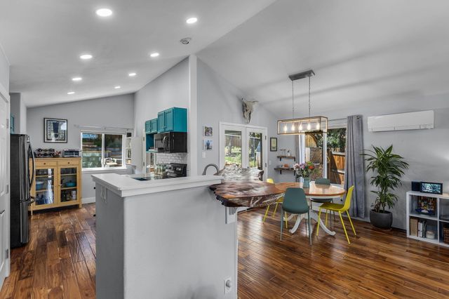 2807 NE Lotno Drive, Bend, OR 97701