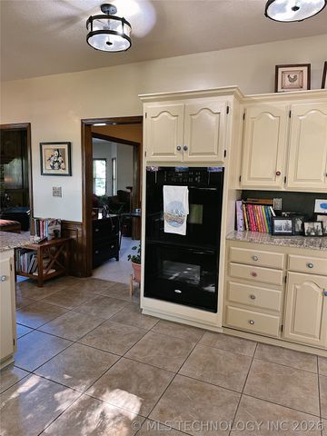 1113 Deer Creek, Pryor, OK 74361