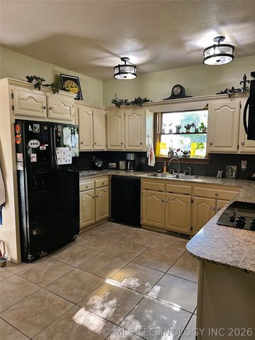 1113 Deer Creek, Pryor, OK 74361