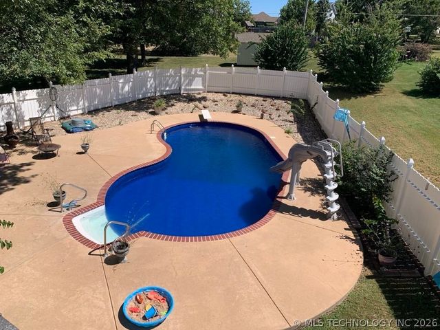 1113 Deer Creek, Pryor, OK 74361