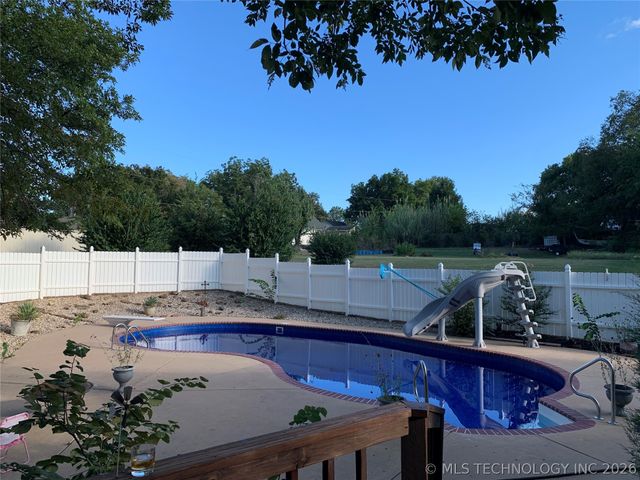 1113 Deer Creek, Pryor, OK 74361