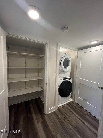 200 Broadway Apt 302, Troy, NY 12180