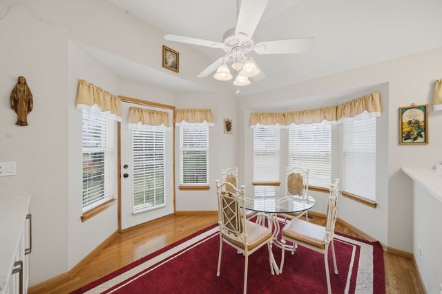 490 Beckett Crossing Drive, Mundelein, IL 60060