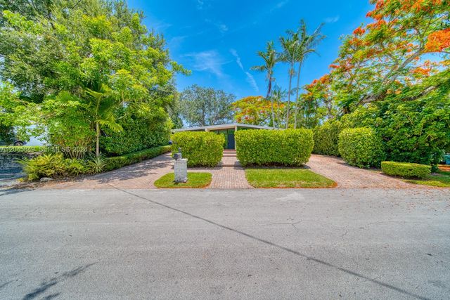 7055 SW 84th Avenue, Miami, FL 33143
