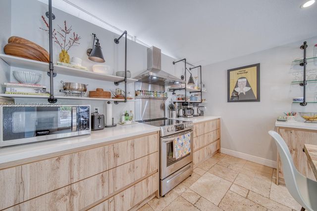 7055 SW 84th Avenue, Miami, FL 33143
